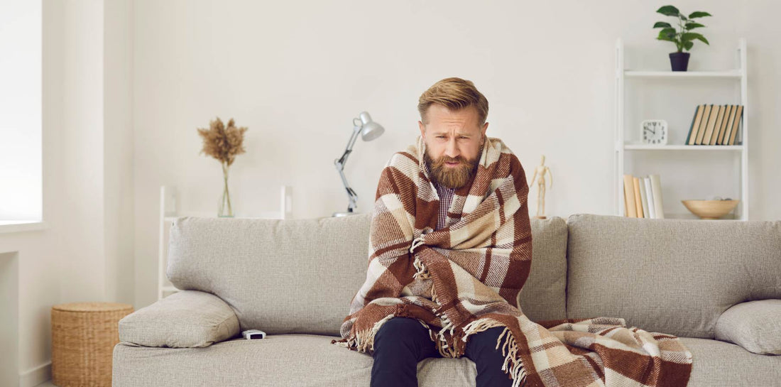Illustration des ponts thermiques dans l’enveloppe d’une maison québécoise, montrant les zones de perte de chaleur au niveau des murs, planchers et balcons.